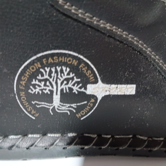 New shoes worn 30 minutes if that I'm an amputee I'm always trying new shoes - Picture 2 of 5